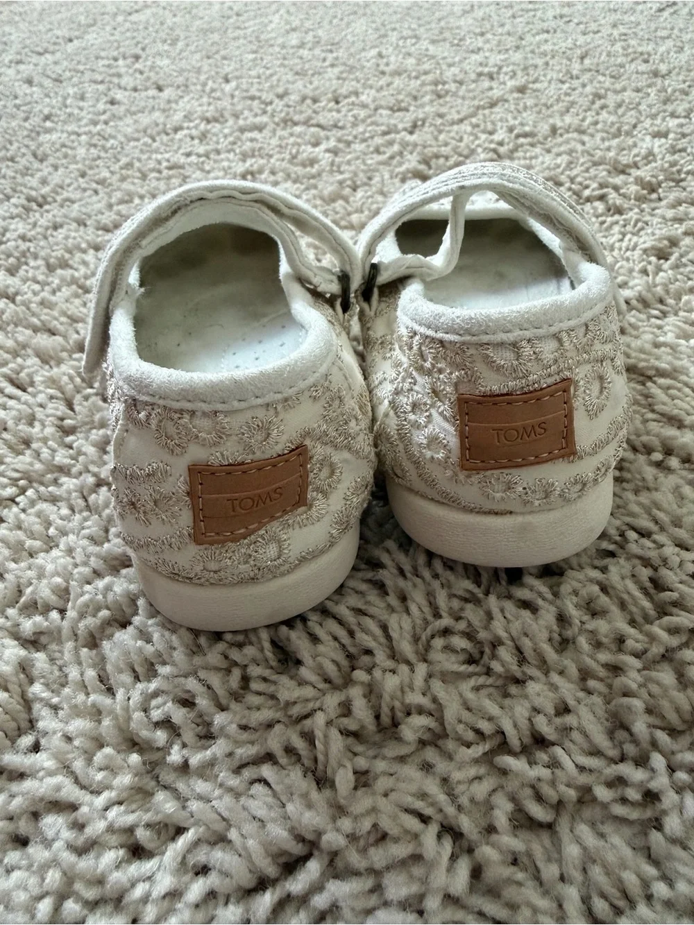 Zoom Kids Cream Embroidered Mary Jane Shoes